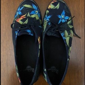 Doc martens  Morada Black Hawaiian shoes